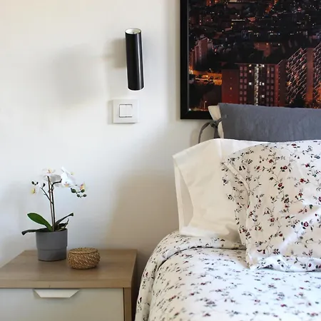 Piso Nuevo Al Lado De La Sagrada Familia. *