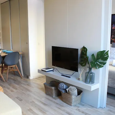 Piso Nuevo Al Lado De La Sagrada Familia. Apartment
